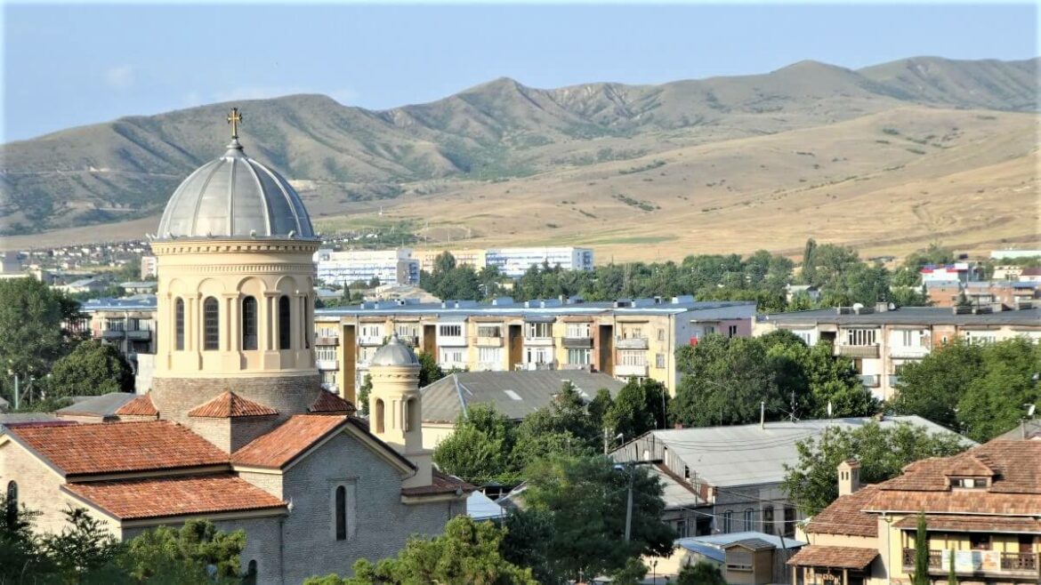 Uitzicht over de stad Gori, Georgië