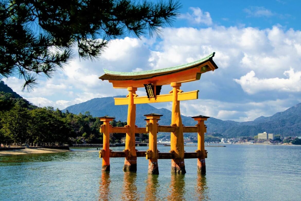 Het historische eiland Miyajima in Japan