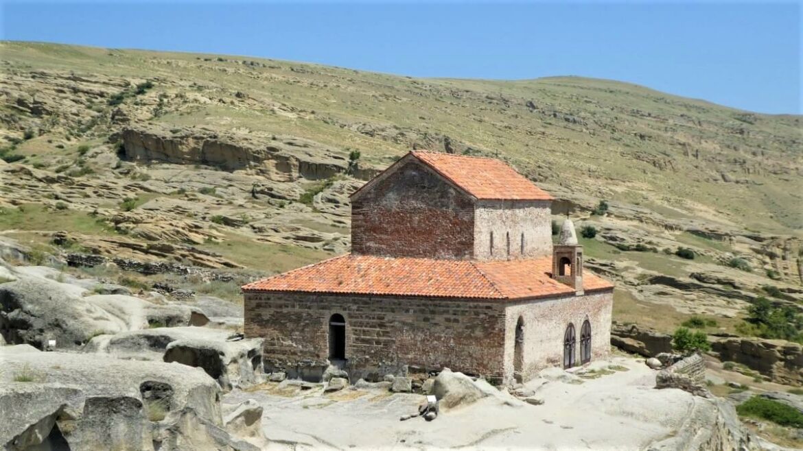 Een kerk in Uplistsikhe, Georgië