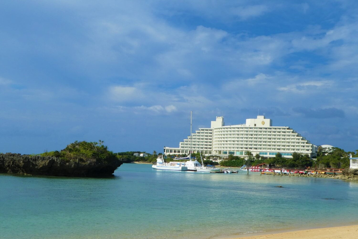 Overnachten in een luxe resort op Okinawa?