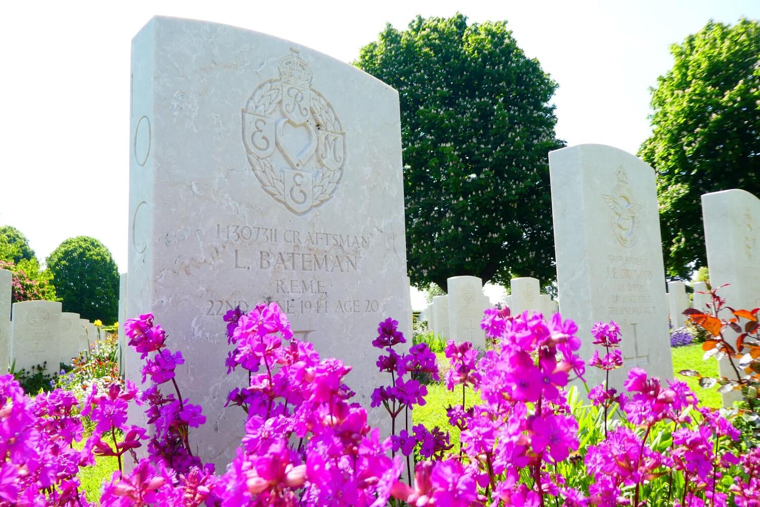 De goed onderhouden Bayeux War Cemetery