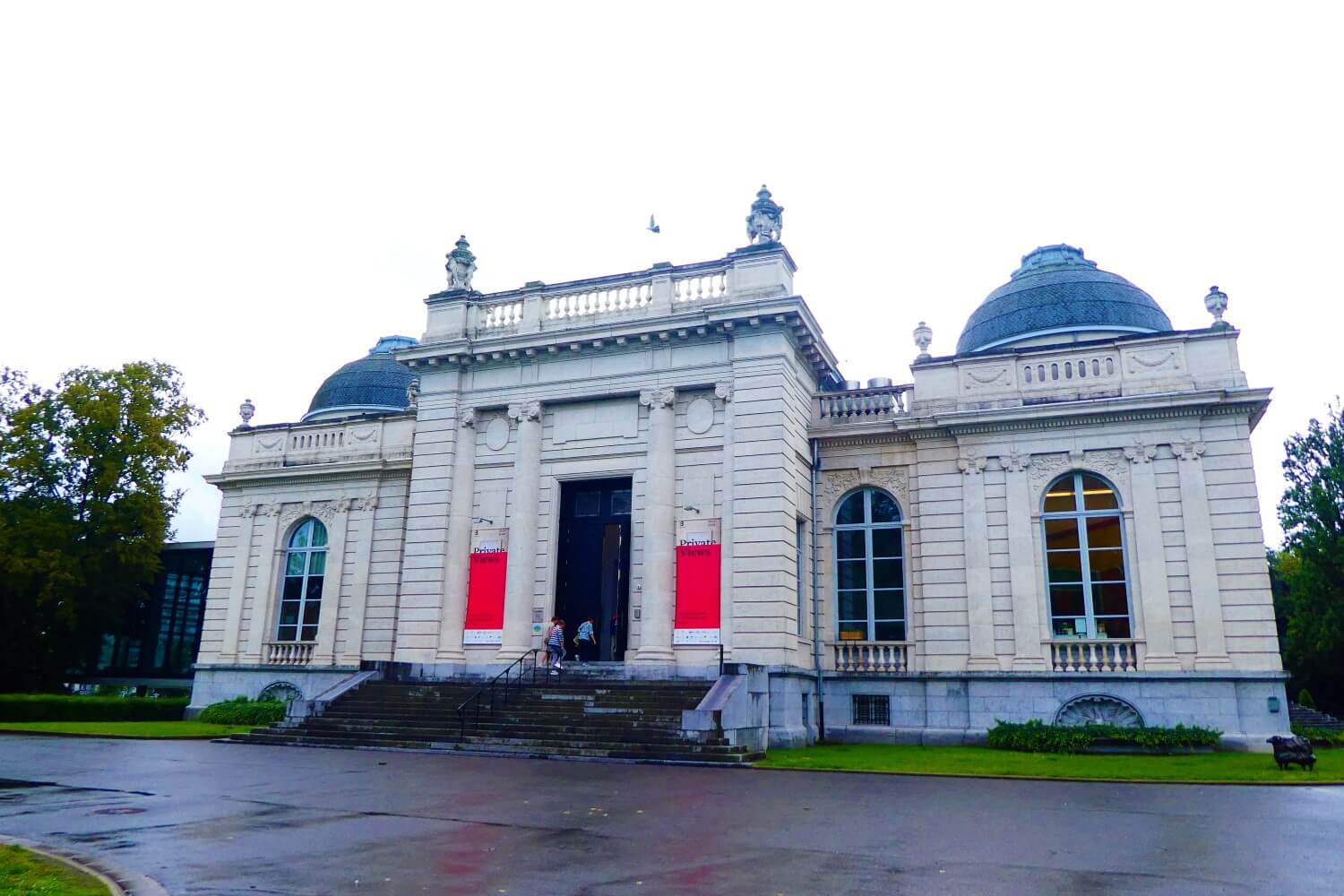 Ingang van Museum La Boverie
