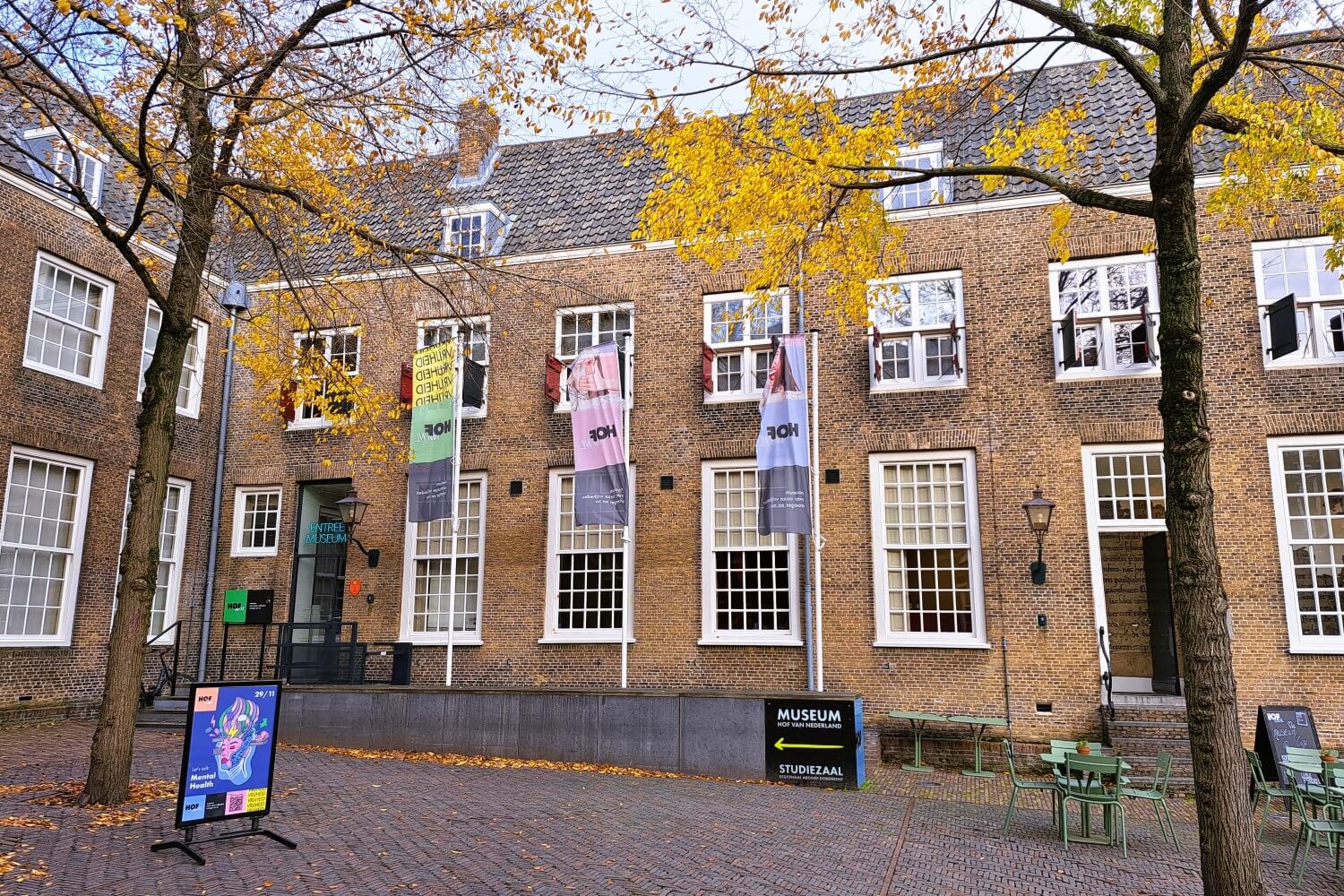 De toegang tot Museum Hof van Nederland