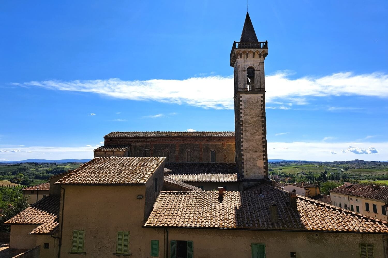 Chiesa Madre di Santa Croce, Toscane