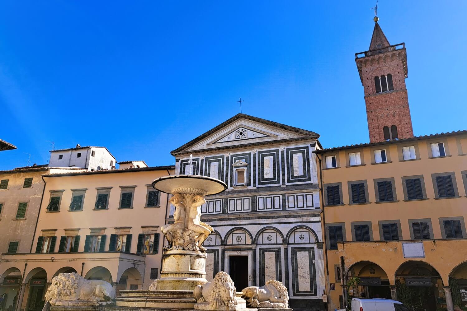 Piazza Farinata degli Uberti in Empoli, Toscane