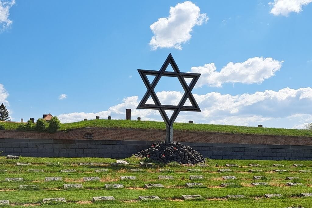 De joodse begraafplaats in Theresienstadt, Tsjechië