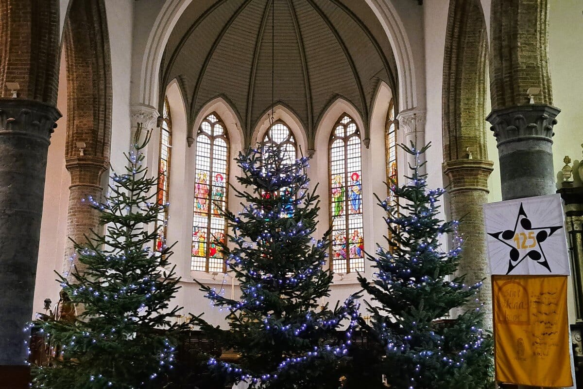Het interieur van de Sint-Niklaaskerk