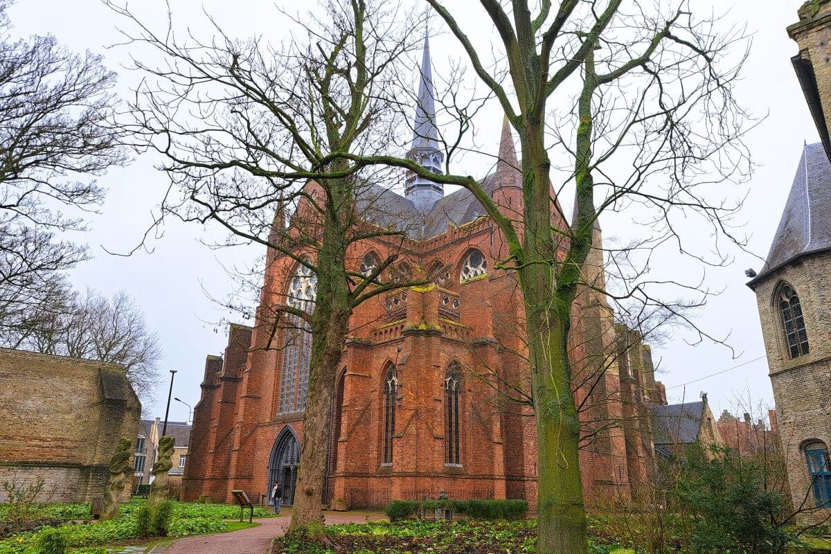 De Sint-Walburgakerk