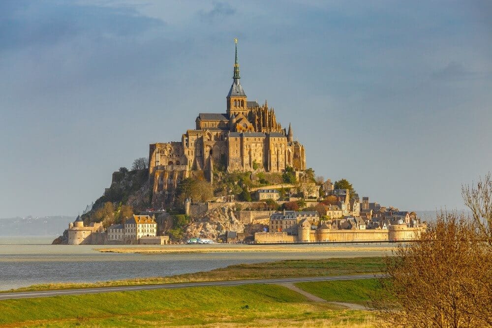 Le Mont-Saint-Michel in de ochtend