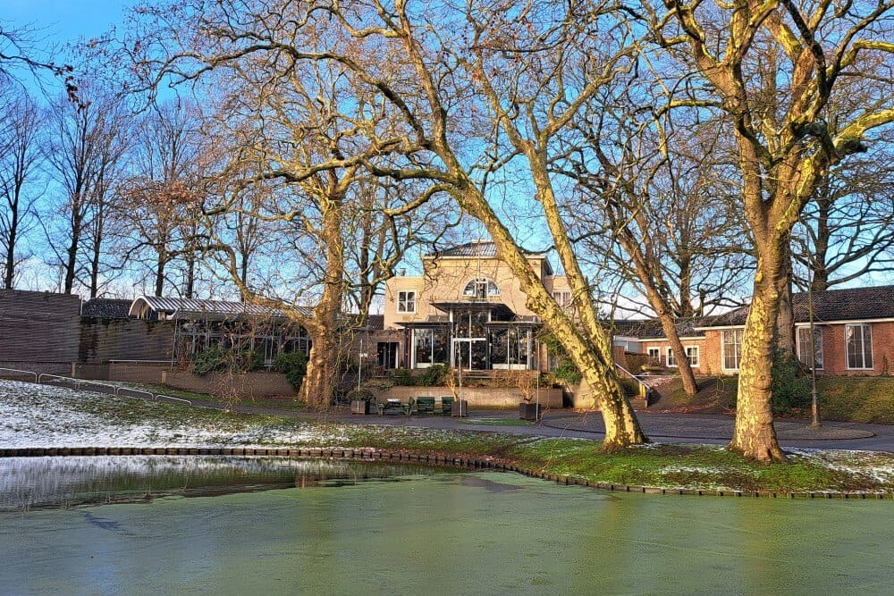 Een restaurant in de Prinsentuin te Leeuwarden